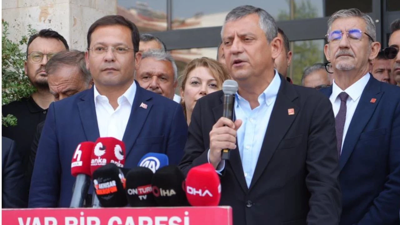 “100 Hataylı’nın, Maraşlı’nın 68’i hala konteynerde”