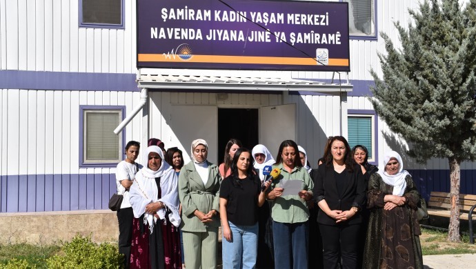 Kadınlar tepkili: Kayyum gider, kadınlar kalır |