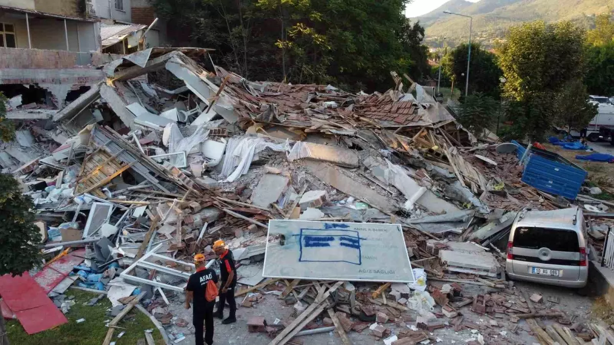 Sındırgı’daki 6.1 büyüklüğündeki deprem |