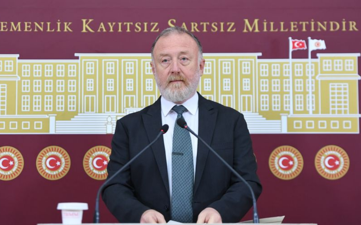 “Komisyon, Öcalan’la görüşmeli” |