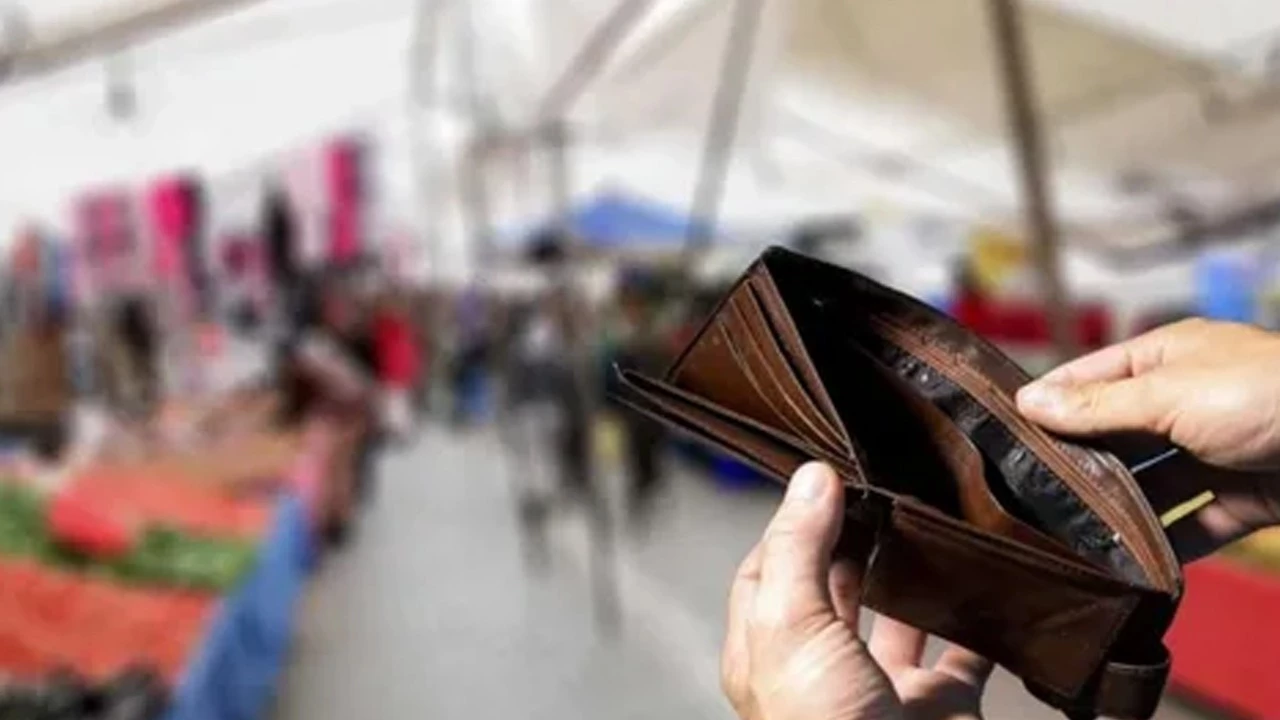 Dört kişilik ailenin açlık sınırı 25 bin 952 lira |