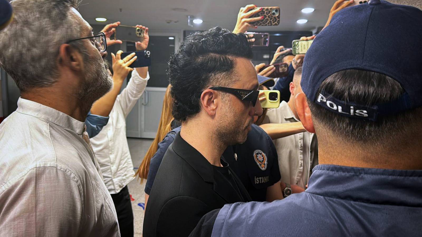 Bakanlık şarkısı hakkında suç duyurusunda bulundu |