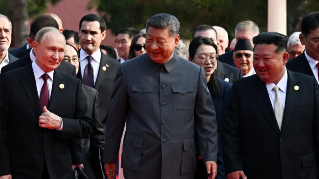 Xi, Putin ve Kim birlikte yürüdü |
