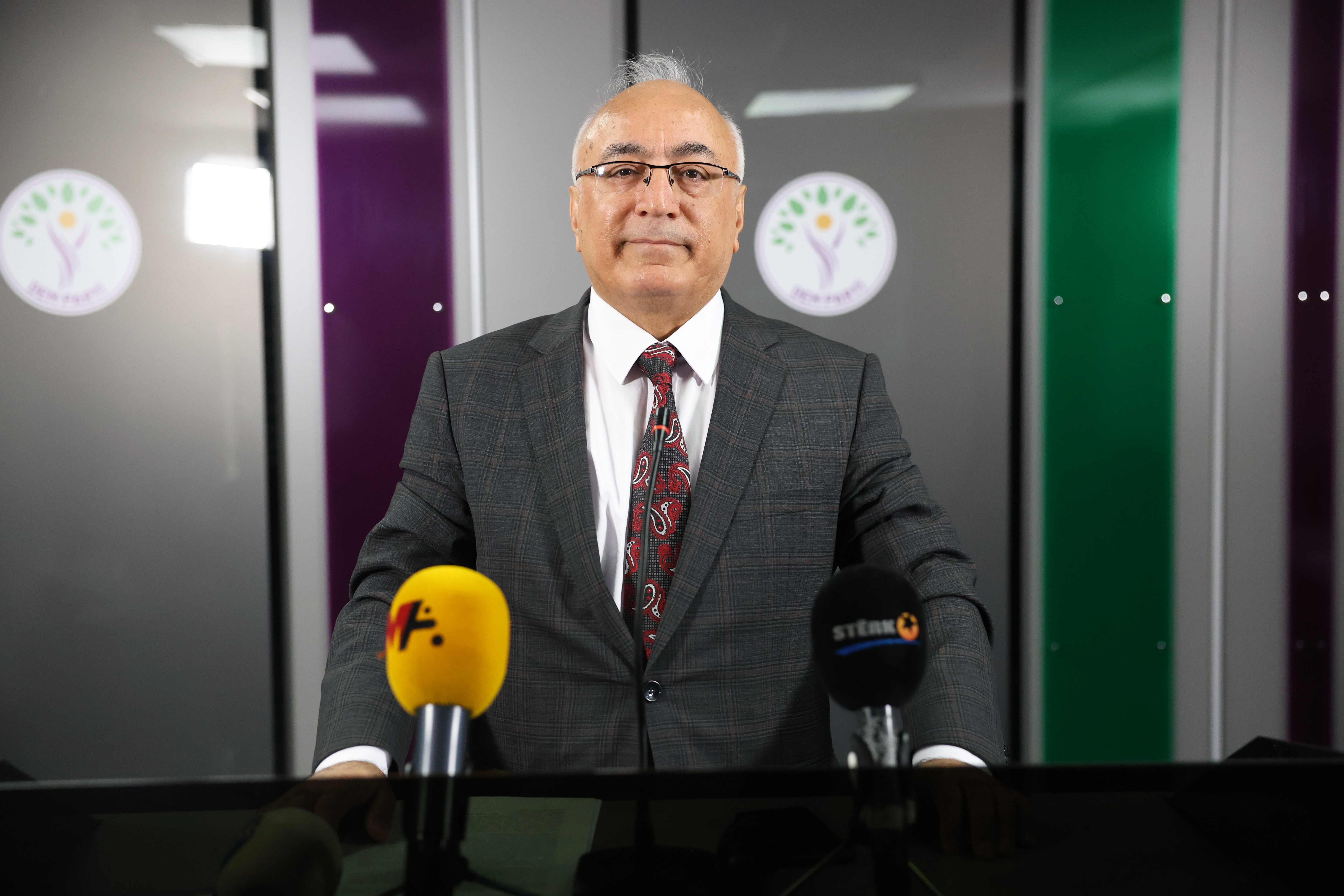 DEM Parti Hukuk Komisyonu’nun AK Bakanlar Komitesi’nin umut hakkı kararına ilişkin değerlendirmesini paylaşan Öztürk Türkdoğan, umut hakkının komitenin önerisi çerçevesinde Meclis gündemine alınması gerektiğini söyledi.