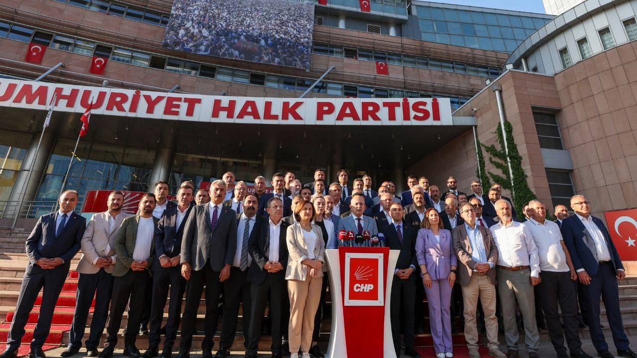 Avcılar ve Beşiktaş belediyelerine operasyon |