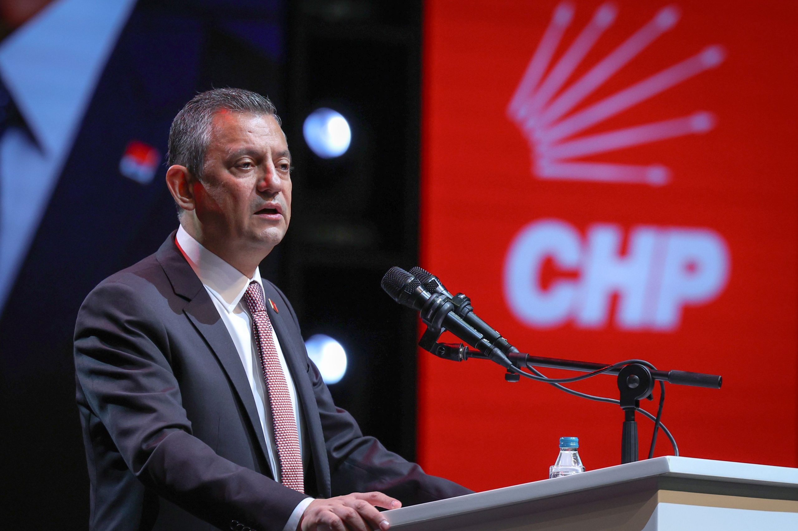 Demokrasi ve onur çağrısı |