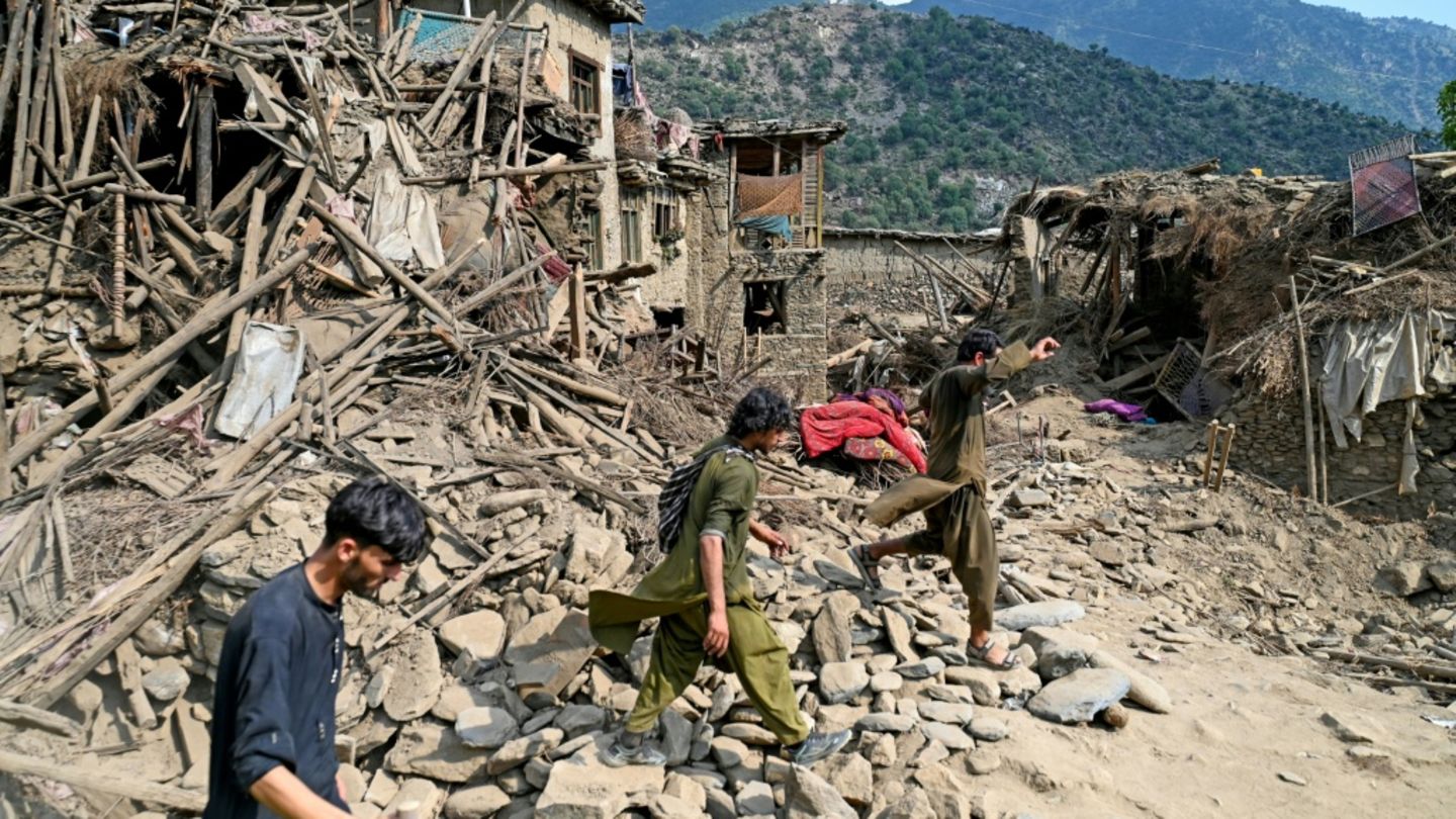 Afganistan’da deprem |