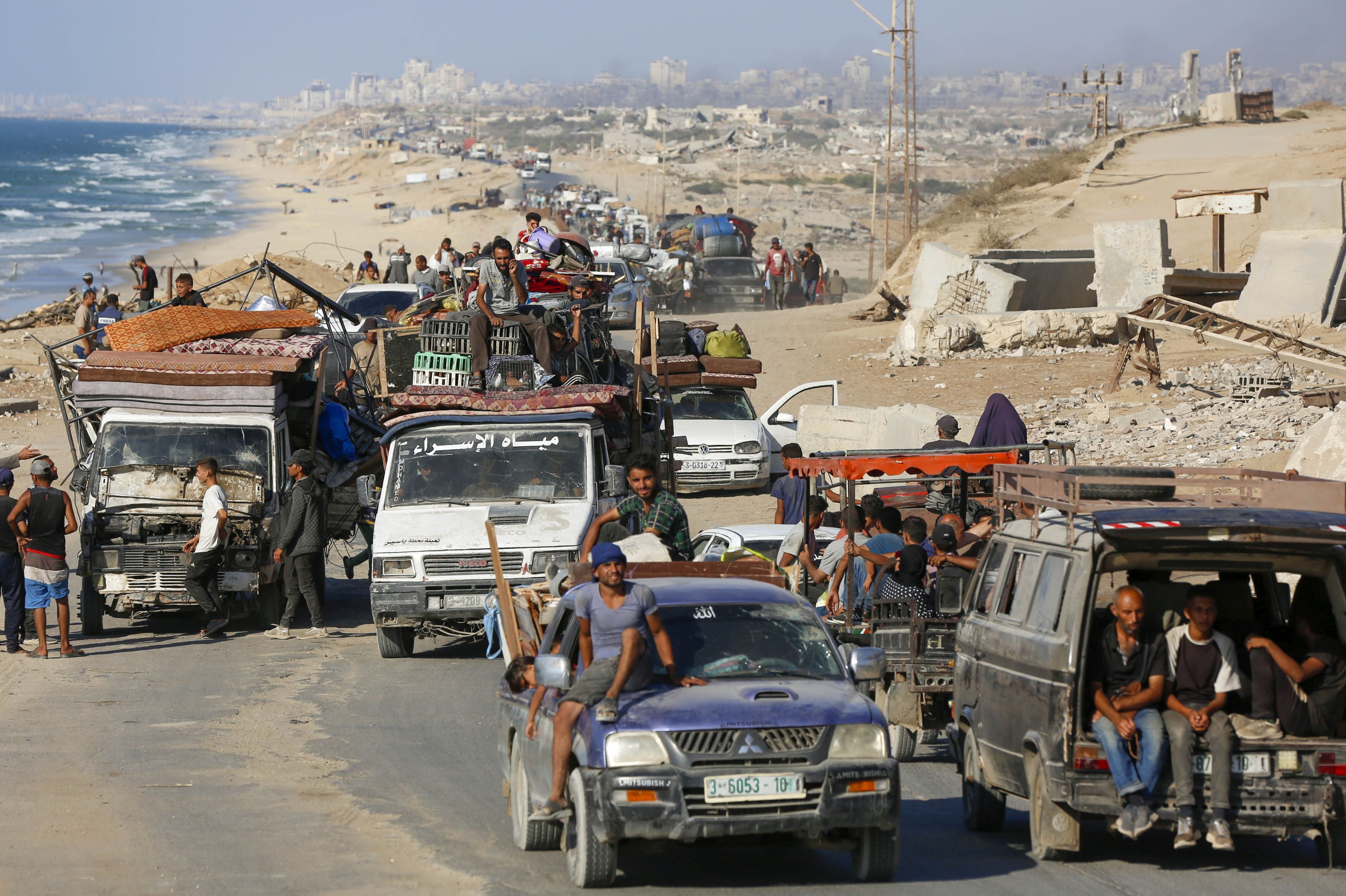 Tanklar Gazze şehir merkezinde | — İsrail: Gazze’de emlak ganimeti var, ABD ile paylaşacağız görseli