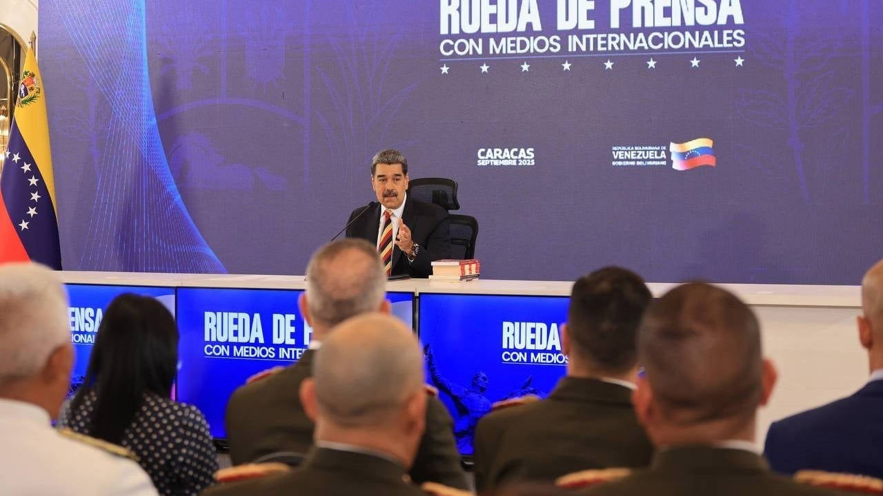 Maduro bu kez dünyaya seslendi: