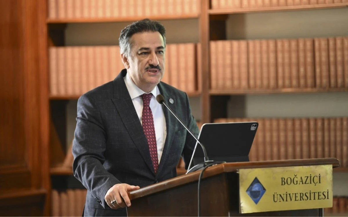 ‘Kayyum rektör’ Naci İnci |