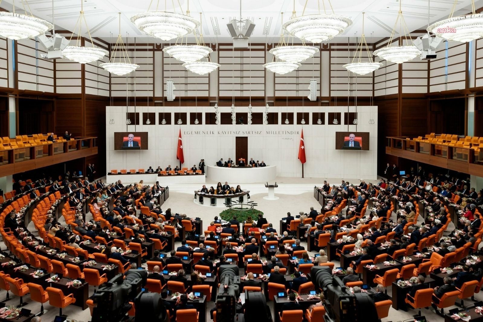 DEM Parti’den Demirtaş ve siyasiler için önerge |
