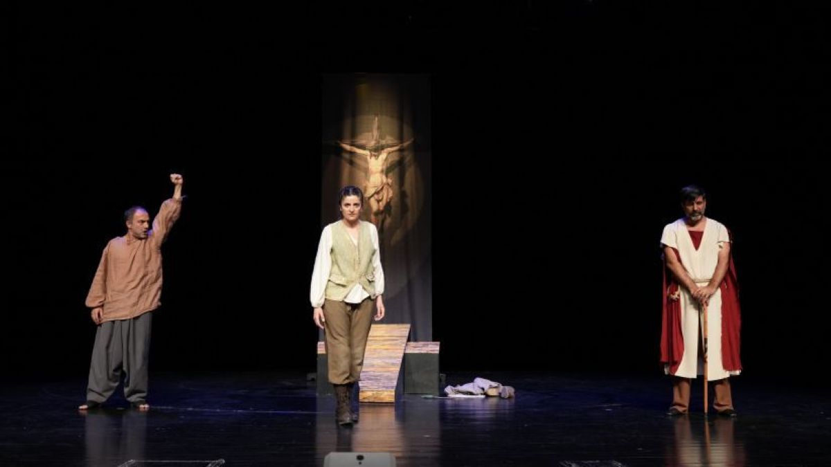 “Mirina Jeanne d’Arcê Ya Din” |
