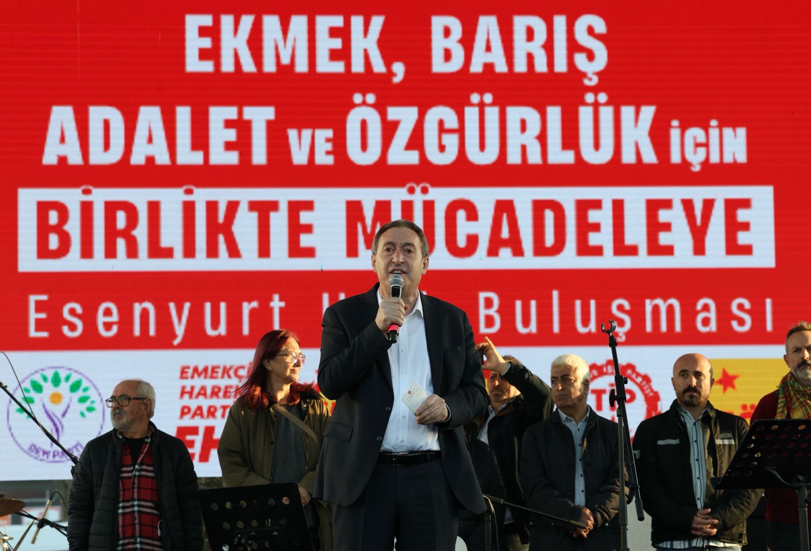 Emek, barış ve özgürlük mitingi |