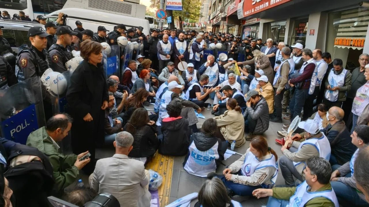 Polis Adalet Bakanlığı’na gidişi engelledi |