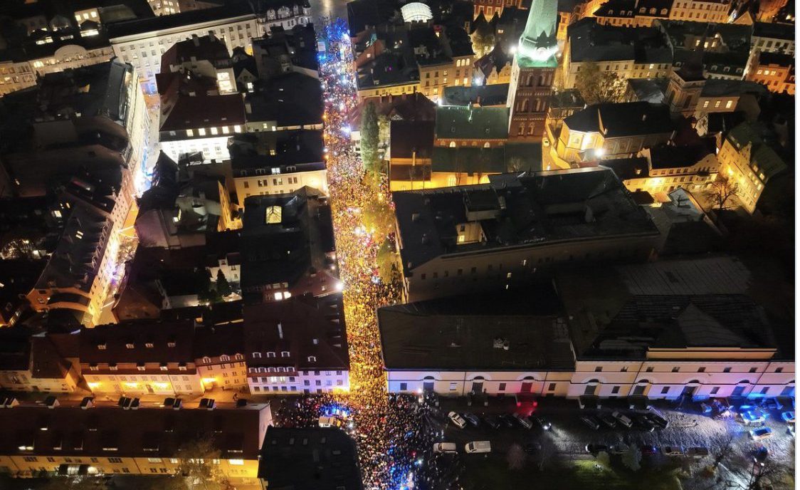 Letonya parlamentosu çekilme kararı aldı |