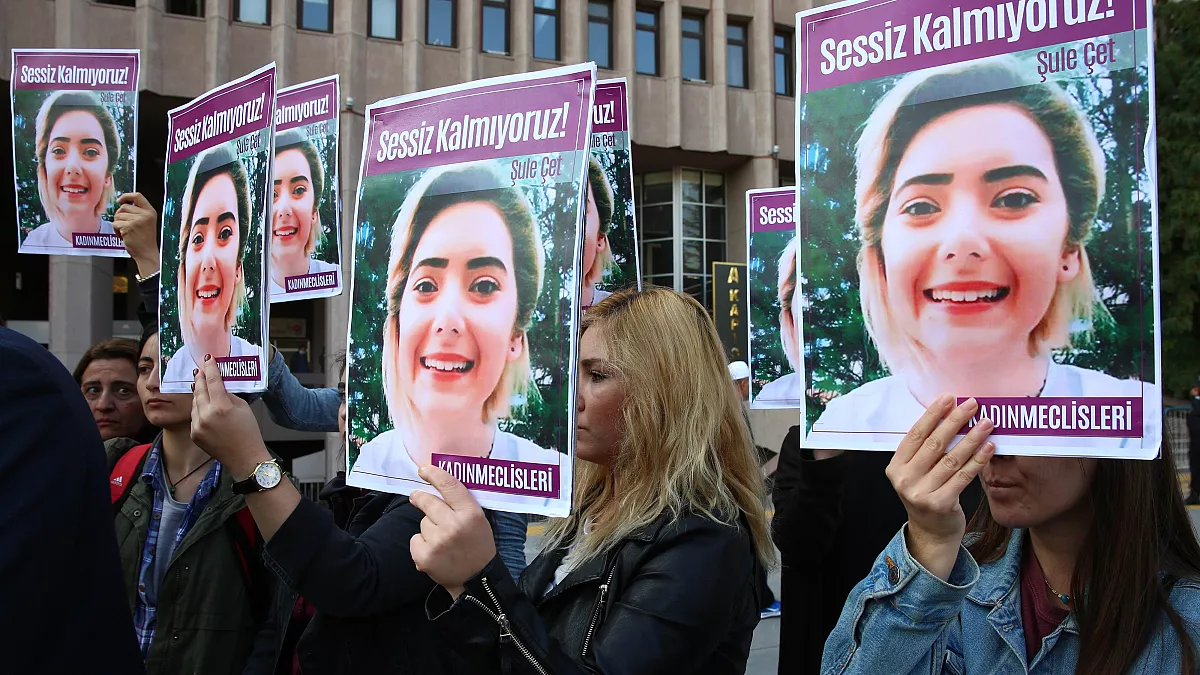 Şule Çet davası hükümlüsü Akand’ın dışarıda fotoğrafı çıkmıştı |