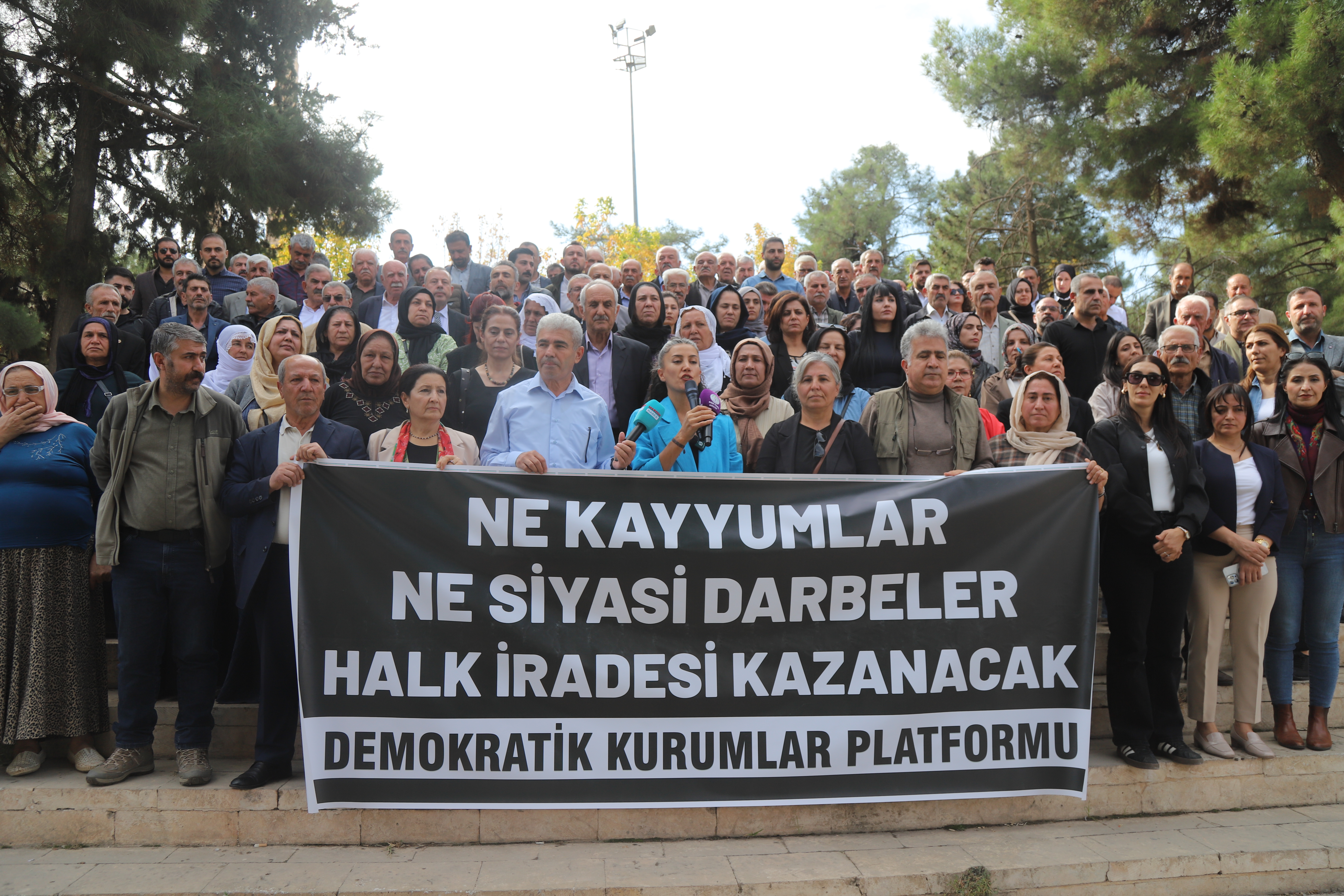Mardin, Batman ve Halfeti’ye kayyum atanmıştı | — DEM Parti’den '4 Kasım' protestosu görseli