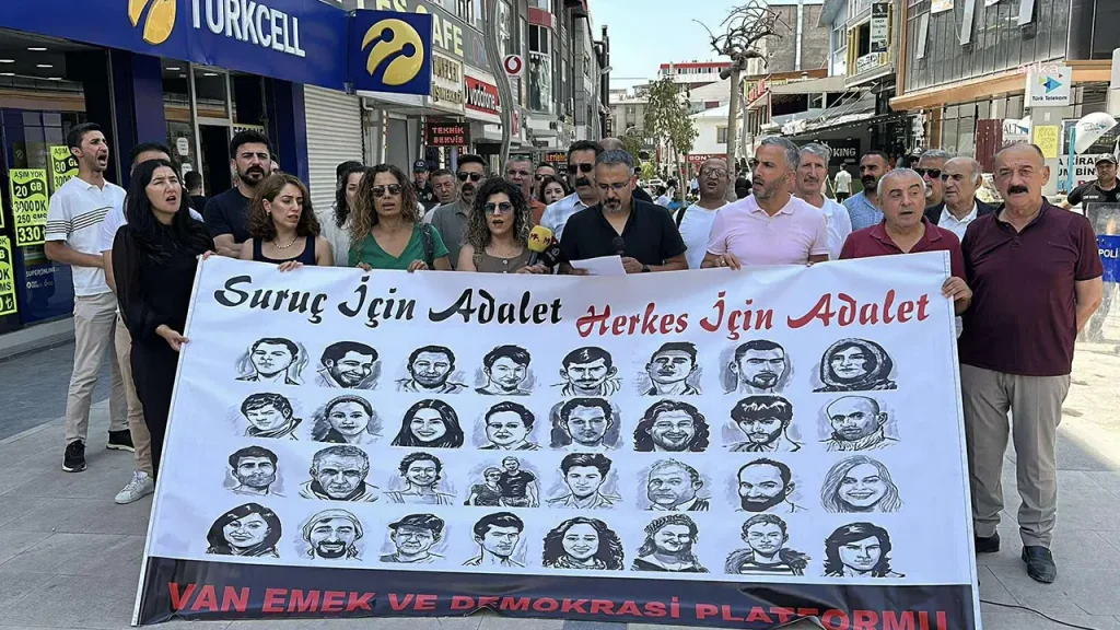 Ek bilirkişi raporu hazırlanacak | — Suruç Katliamı davası: Davutoğlu talebi reddedildi görseli