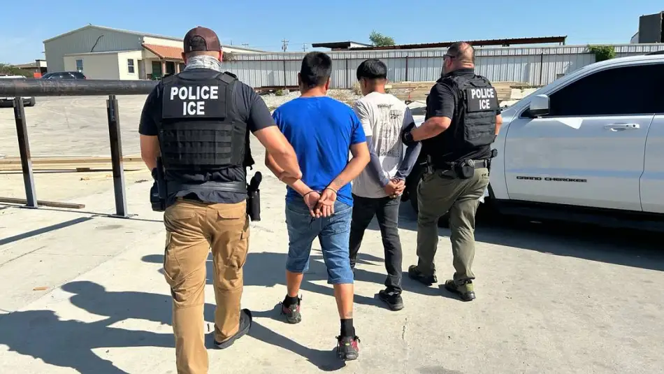 6865336808d12950X535-40_thumbd