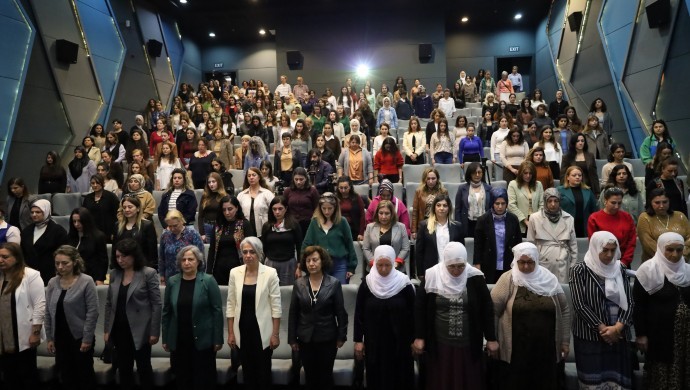 “Kadın kentlerine doğru” |