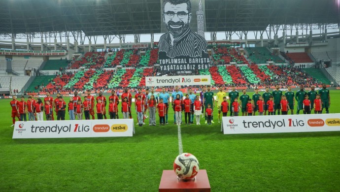 Taraftar Tahir Elçi’yi unutmadı |