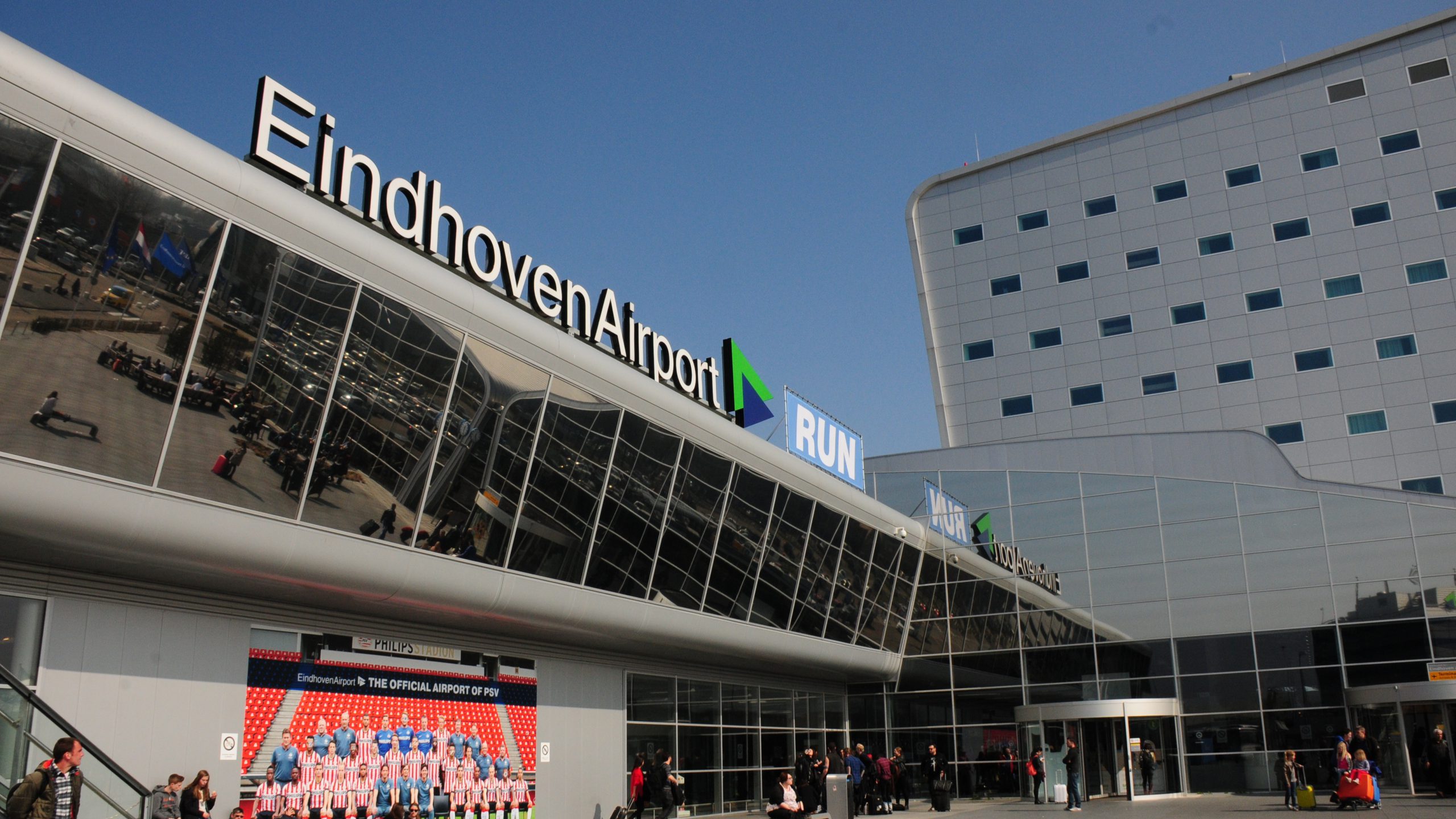 Eindhoven Havalimanı’nda dron alarmı |