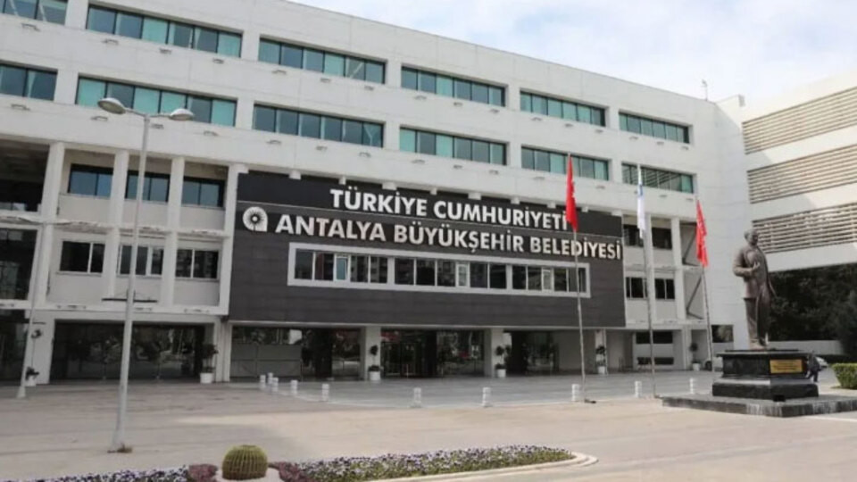 Antalya Büyükşehir Belediyesi’ne operasyon l