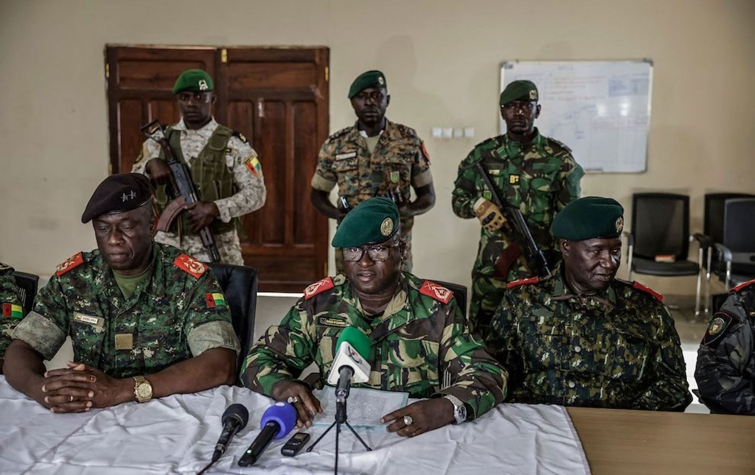 Cumhurbaşkanı Sissoco: Gözaltına alındım |