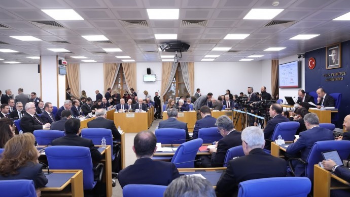 “Çift kelepçeyle hasta muayenesi olur mu?” | — Sağlık Bakanlığı'na Şark Islahat Planı eleştirisi görseli