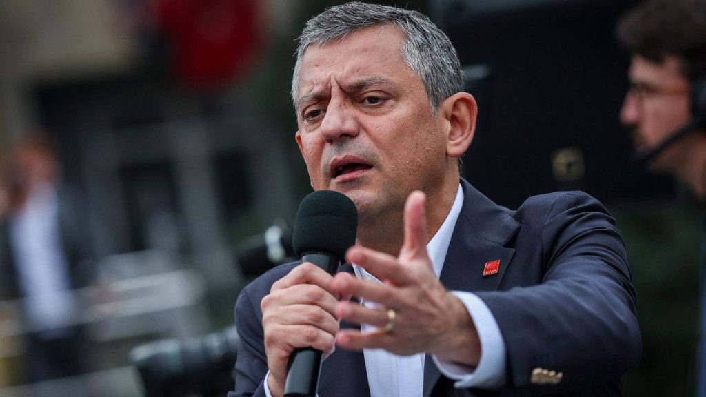 chp-den-kilis-te-miting-ozgur-ozel-konusuyor