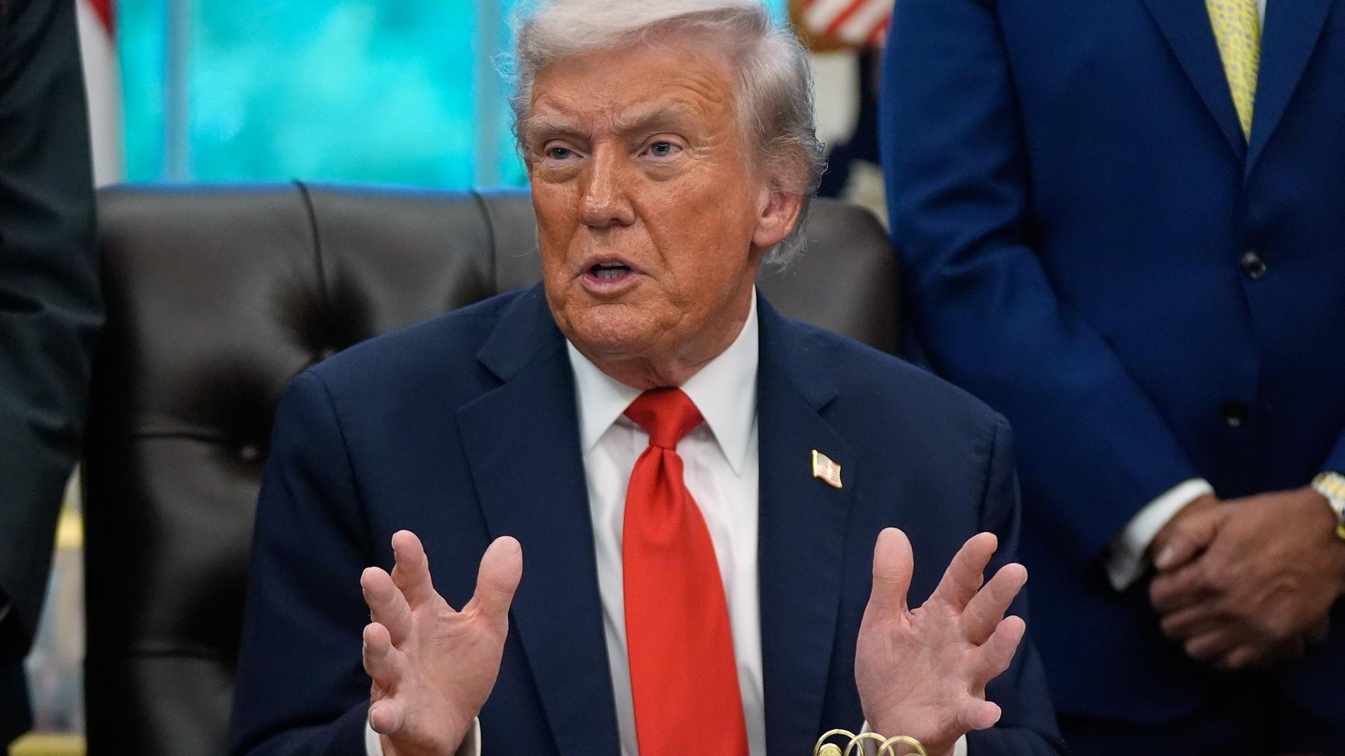 Gümrük vergilerini savundu |