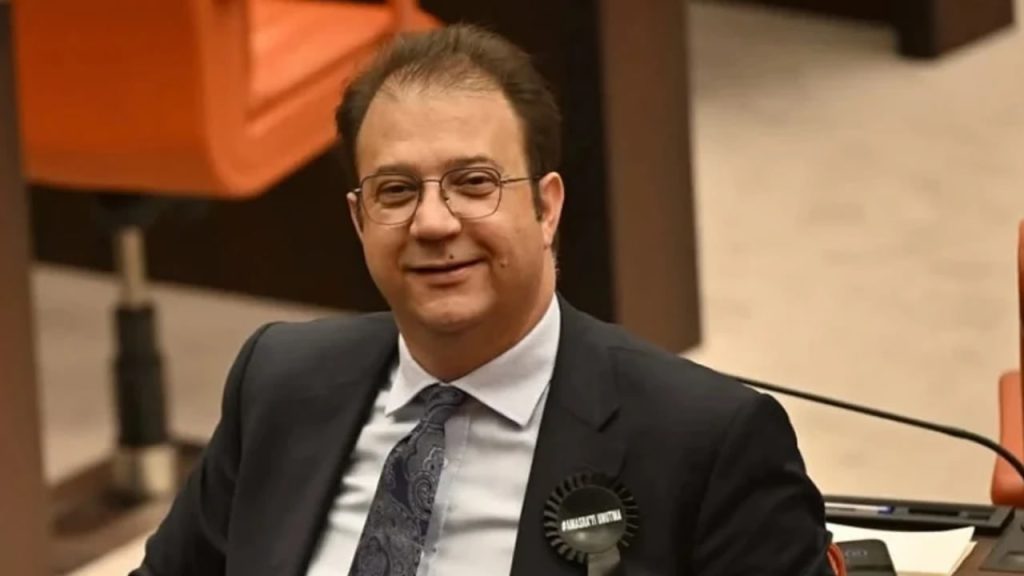 CHP’li İnan Akgün Alp: — "Devlet, Abdullah Öcalan ile görüşüyorsa Komisyon neden görüşmesin?" görseli