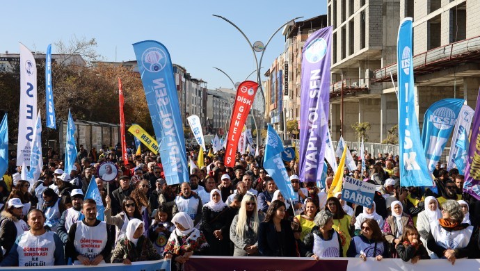 KESK’in Van mitingi |