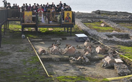 1700. yıldönümünde İznik’teydi |