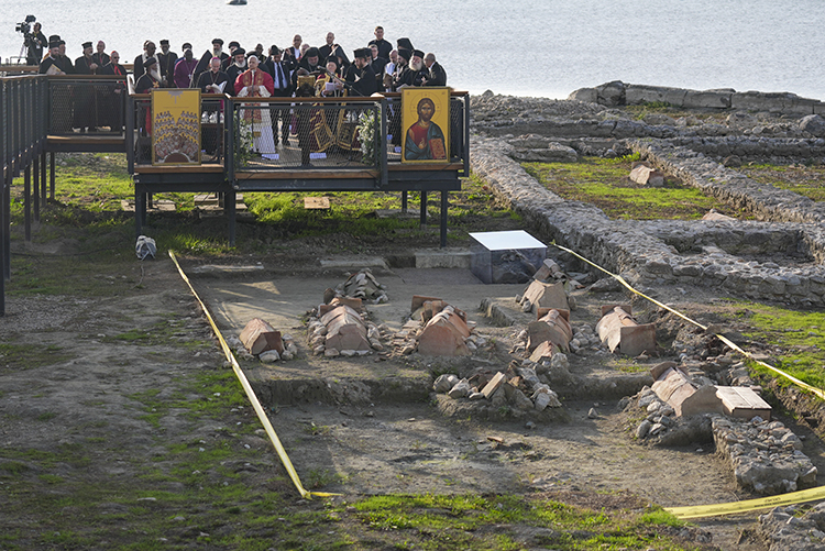 1700. yıldönümünde İznik’teydi |