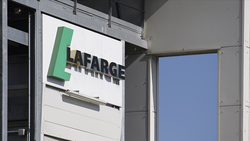 IŞİD’i finanse etmekle suçlanıyor | — Lafarge hakkındaki dava sürüyor görseli
