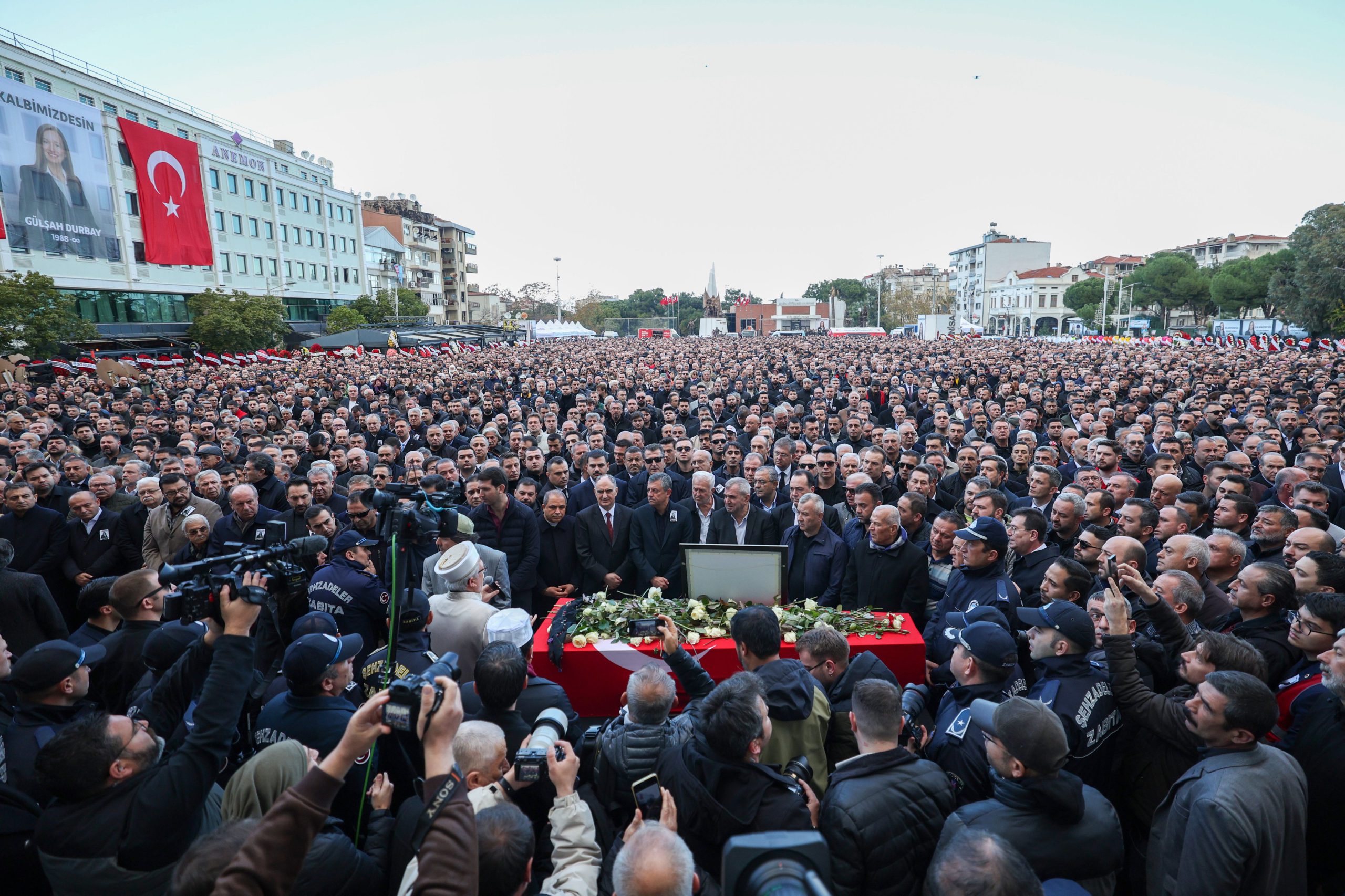 Gülşah Durbay son yolculuğuna uğurlandı l