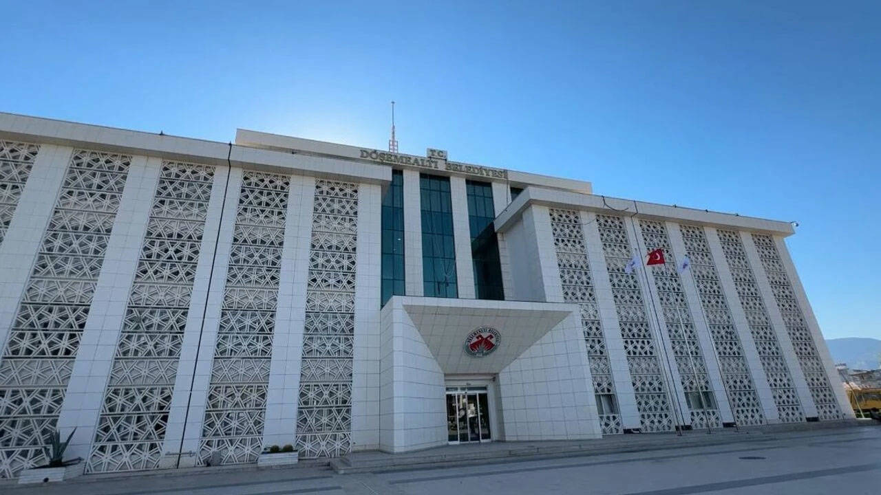 Döşemealtı Belediyesi’ne ‘yolsuzluk’ operasyonu |