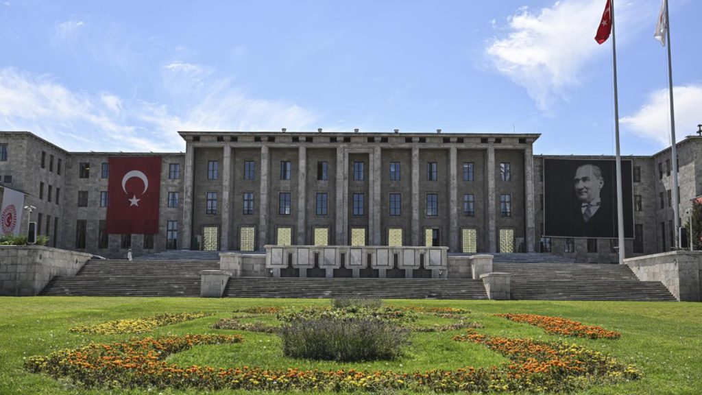 Bir kişi görevden alındı, soruşturma sürüyor | — Meclis lokantasında cinsel istismar iddiası gündemde  görseli