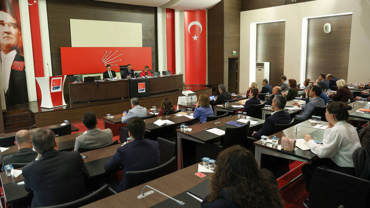 Kurultaydan sonraki ilk PM toplantısı |