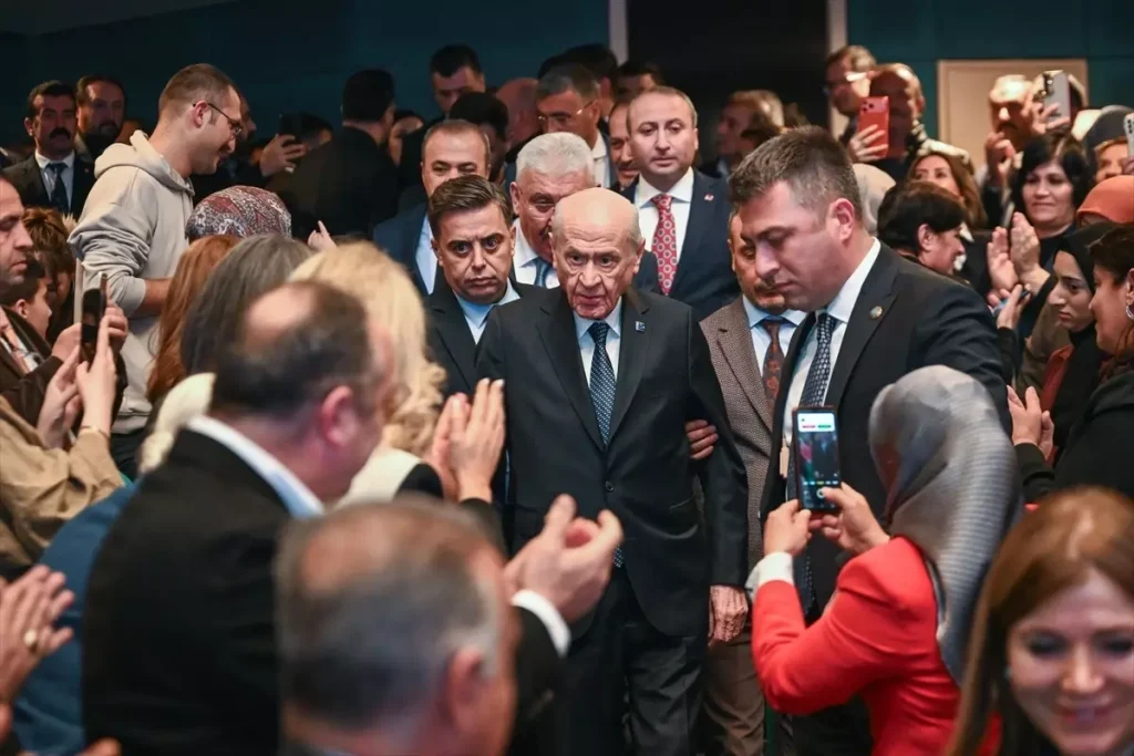 MHP Genel Başkanı Bahçeli: — Barış kuşunun ikinci kanadı takılacak görseli