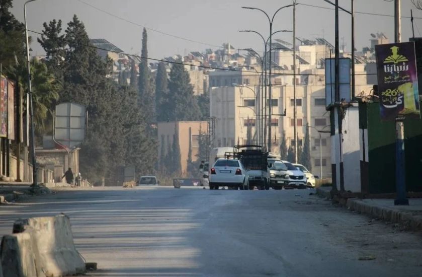 Geçici hükümet güçleri yeniden saldırdı | — Şêxmeqsûd ve Eşrefiye mahallelerine top atışı yapıldı görseli