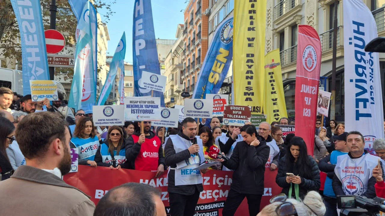 Sağlık emekçileri Sağlık Bakanlığı’nı protesto etti |