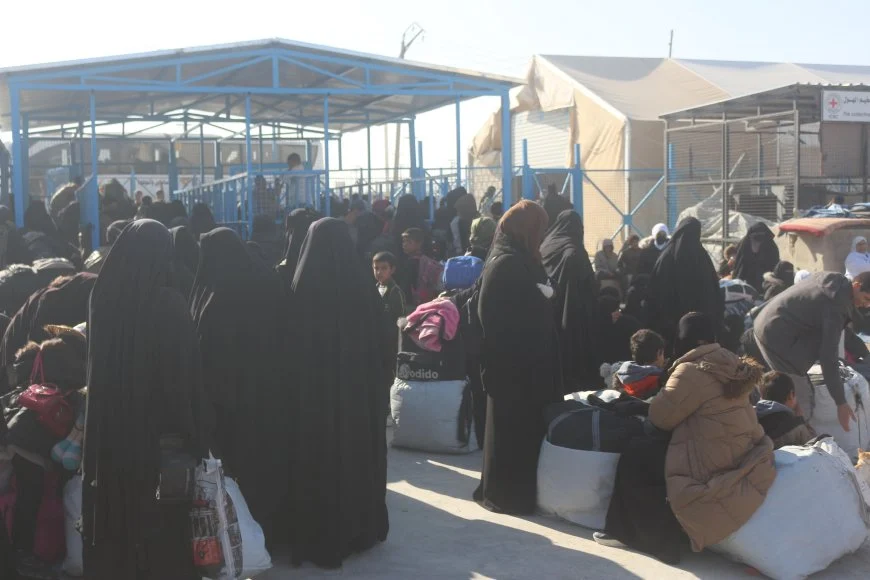 Hol Kampı: IŞİD’lilerin aileleri tutuluyor |