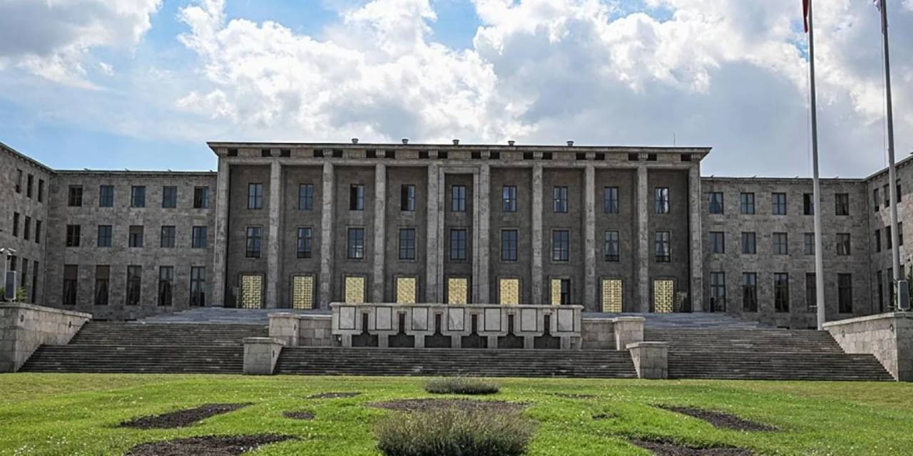 Meclis’te taciz skandalı l