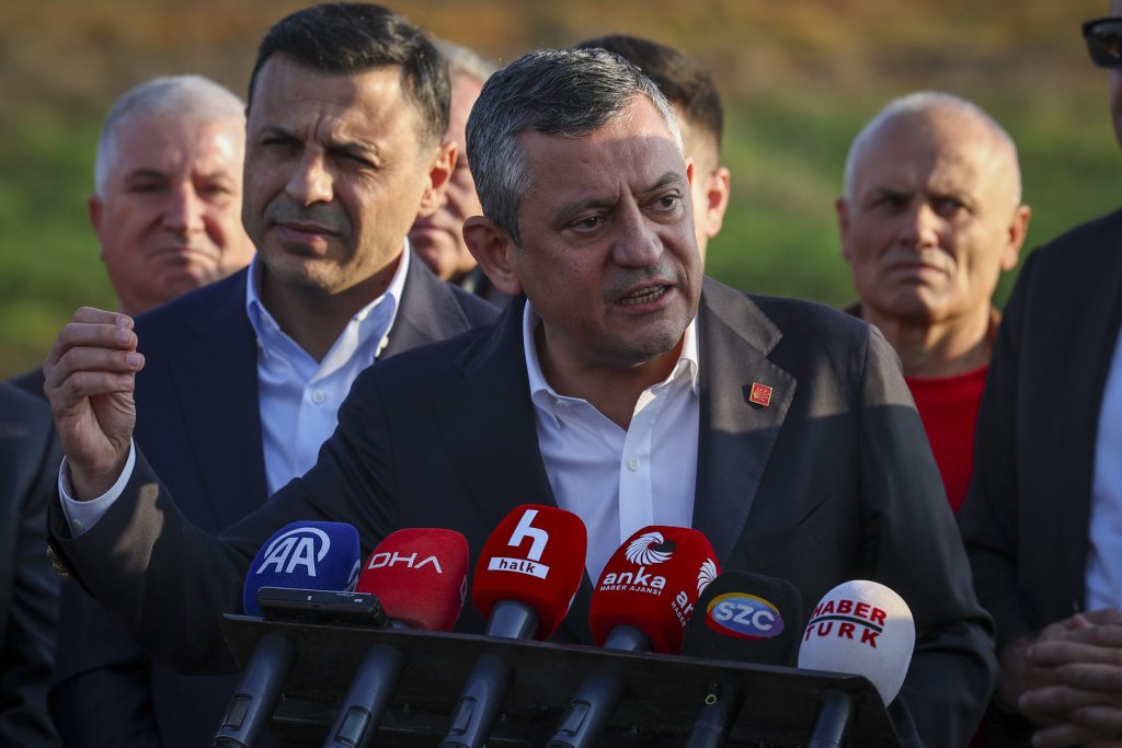 Erdoğan’ın “cellat” tepkisine Özel’den yanıt: — Bu tartışmadan Erdoğan'a ekmek çıkmaz görseli