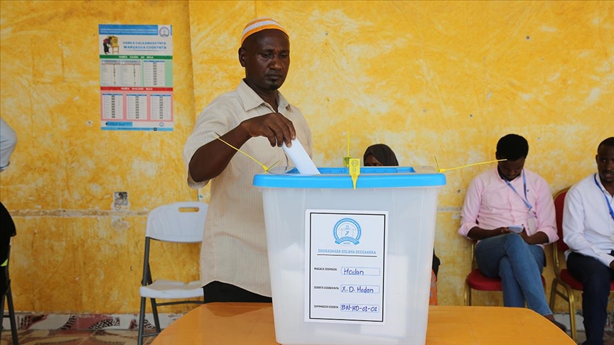 Muhalefetin eleştirilerinin gölgesinde |