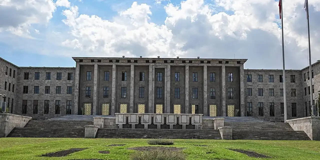 Meclis’teki çocuk istismarı l