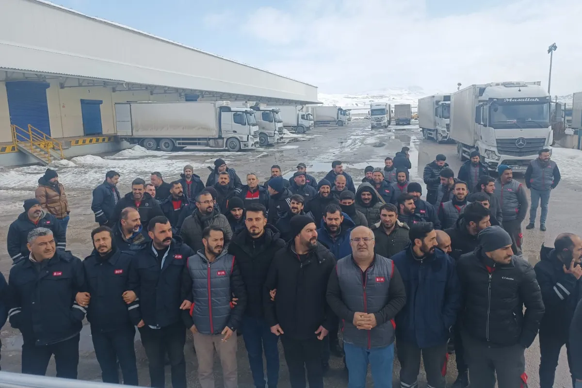 Depo işçilerinin eylemleri büyüyor l