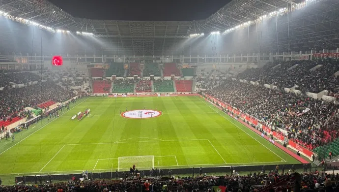 Puanını 42’ye çıkardı, liderliğini sürdürdü |